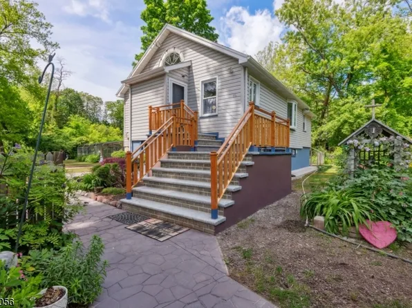 76 Island Ter, Oakland Boro, NJ 07436