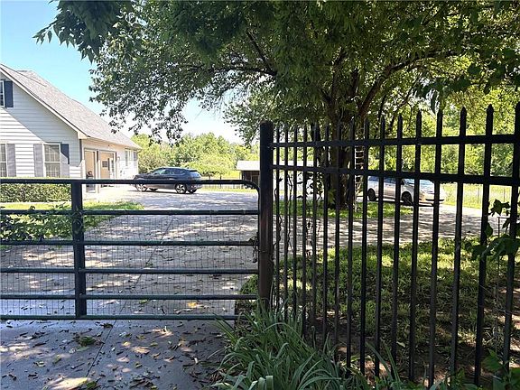 3rd image of 3781 County Road 3875 Rd
