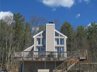 24 Townes Ln, Thompson, CT 06277