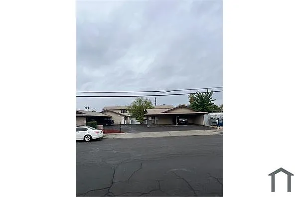 Building Photo - 3061 E Hammond Ave #101