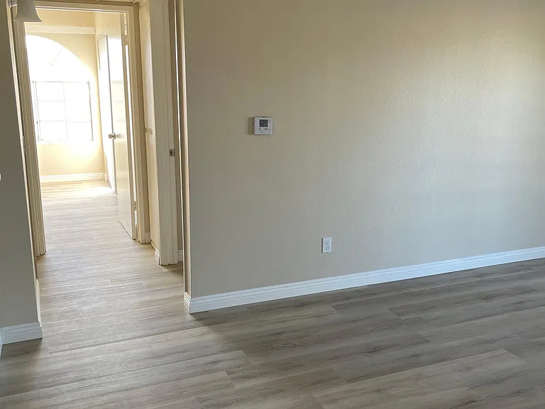 6420 Fulton Ave — Photo 7