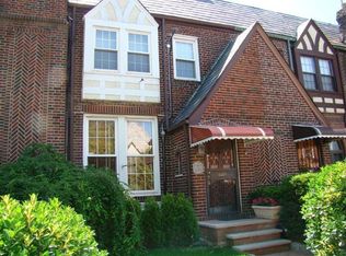 8816 Rutledge Ave, Ridgewood, NY 11385