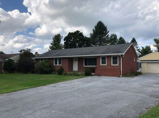 225 E Glenn Rd, Hershey, PA 17033