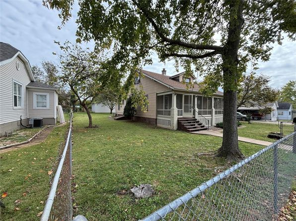 110 N White Oak St, Desloge, MO 63601