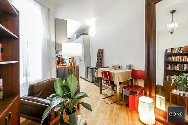 Rented by Bond New York | media 12