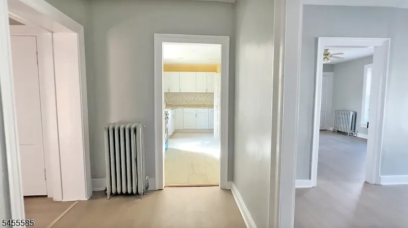 3 bed, 1.0 bath, $2,200 — Photo 3