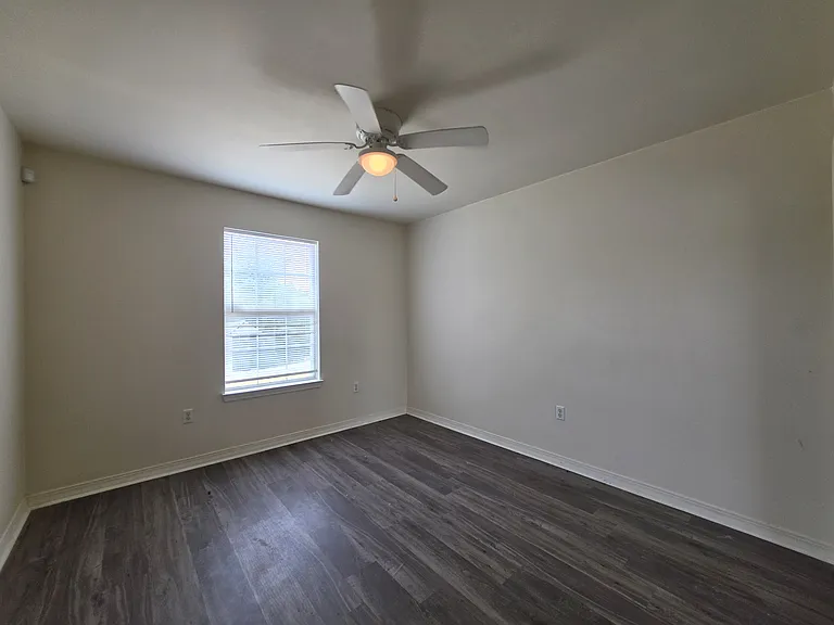 404 Riverchase Blvd — Photo 12