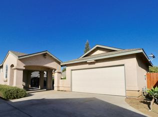 682 W Kristen St, Farmersville, CA 93223