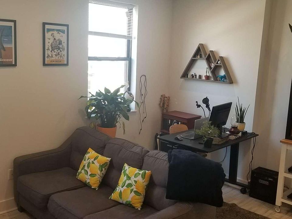 1st image of 1132 N Front St #5C