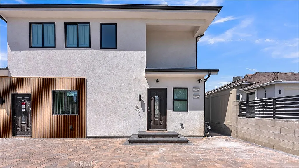 3 bed, 2.5 bath, 1300 sqft, $3,800 — Photo 2