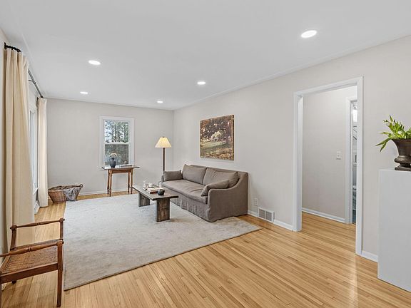 3rd image of 8508 Waters Edge Dr