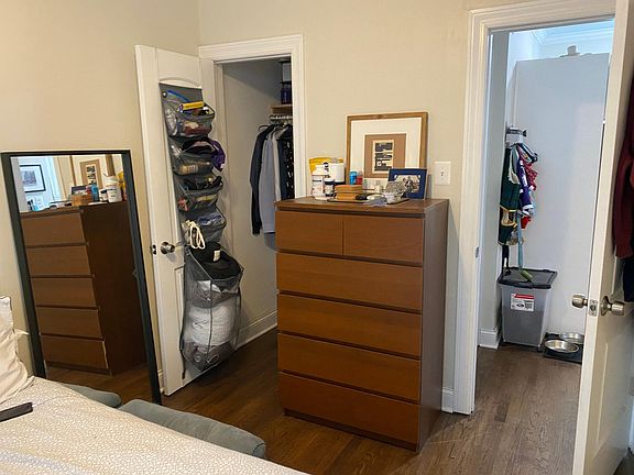 2nd image of 3815.5 N Greenview Ave #1