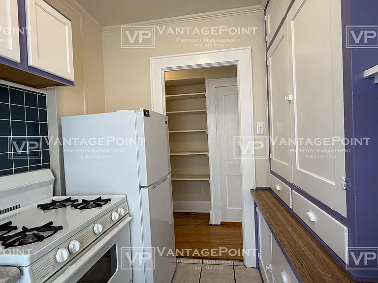 605 W Walnut St #3 — Photo 10