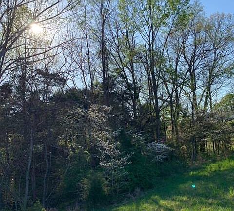 2nd image of 890 Robert Landis Rd