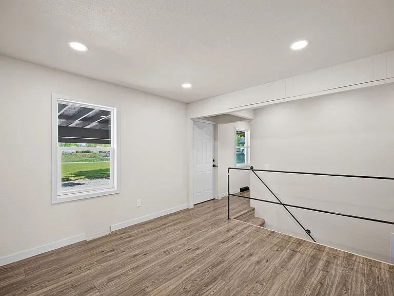 7904 N Crestline St — Photo 13
