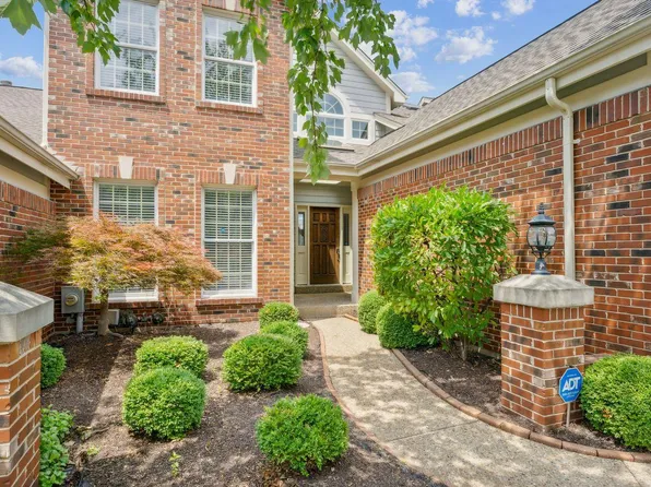 327 Woods Mill Terrace Ln, Chesterfield, MO 63017