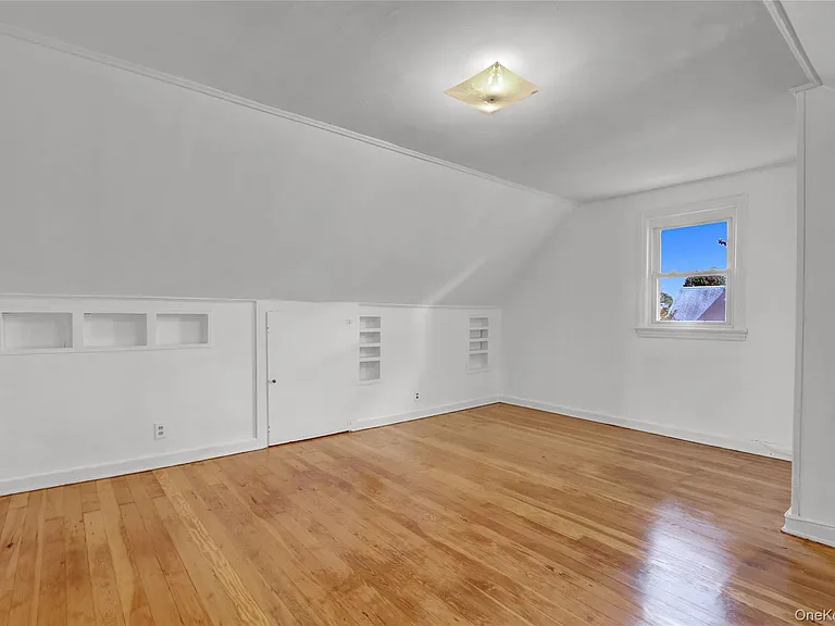 322 Harvard Rd S — Photo 15