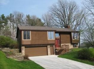 460 Westwood Dr, Sheboygan Falls, WI 53085