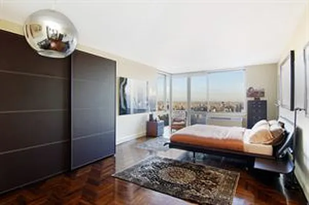 Rented by Douglas Elliman | media 21