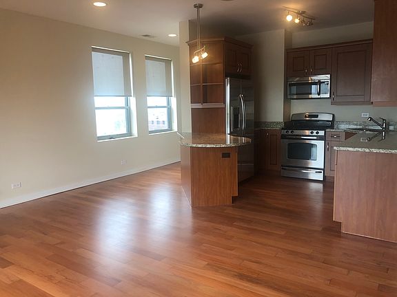 4th image of 6957 N Greenview Ave APT 6