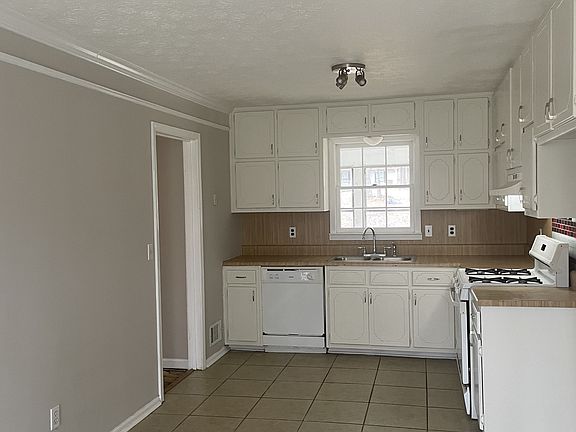 3rd image of 540 Meadowbrook Dr