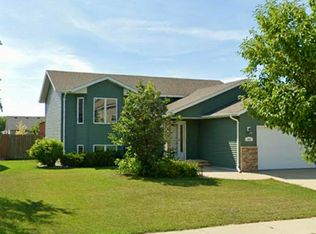 1563 48th Ave S, Grand Forks, ND 58201