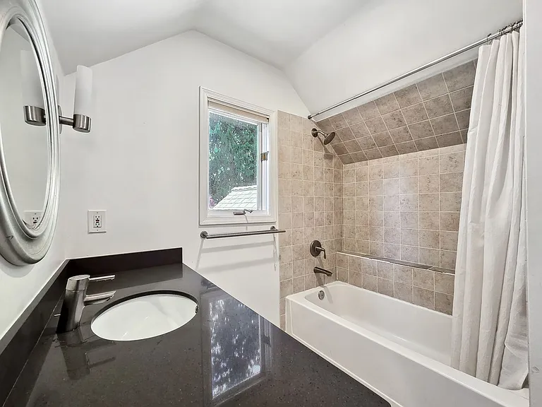 10058 NE 29th Pl — Photo 25