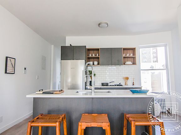 3rd image of 78 Bank St #23A