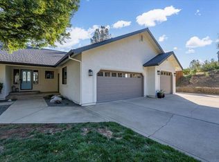 15189 Mountain Shadows Dr, Redding, CA 96001
