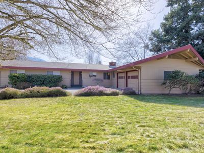 1326 SE Gene Ln, Grants Pass, OR, 97526