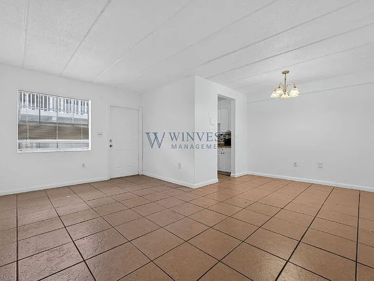 Presidential View Apartments — Photo 37