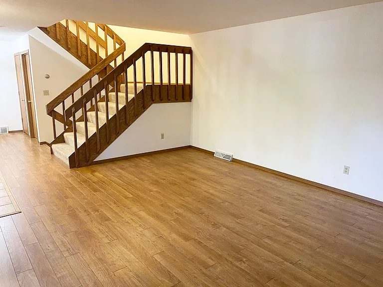 4PLEX-1801 E Crabtree Dr — Photo 3
