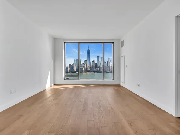 99 Hudson Street image 14 of 49