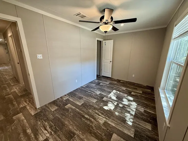 1808 Sheila Dr — Photo 31