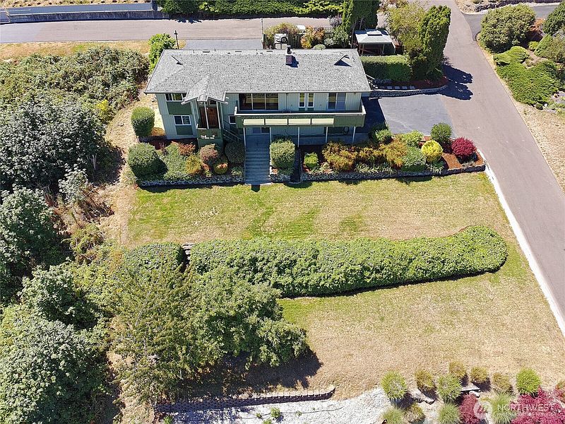 2nd image of 7912 SE Puget Heights Lane