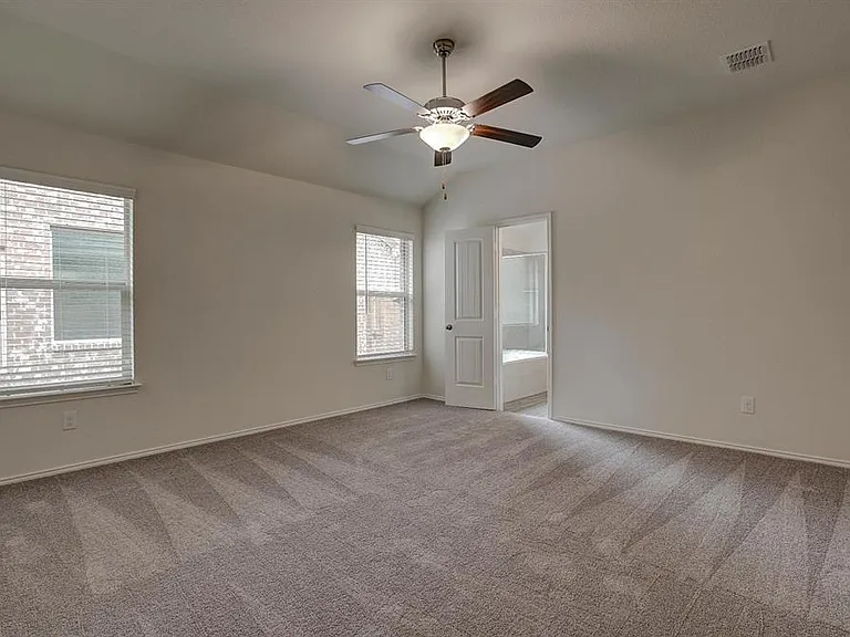 454 Stuart Ln — Photo 12