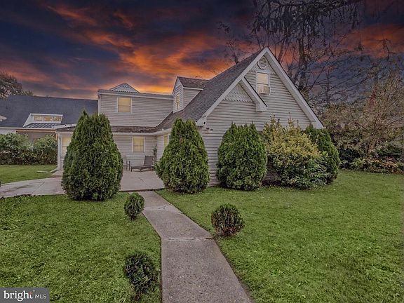 4th image of 12 Katherine Ave