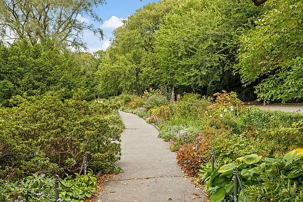 Sold by Compass | media 24