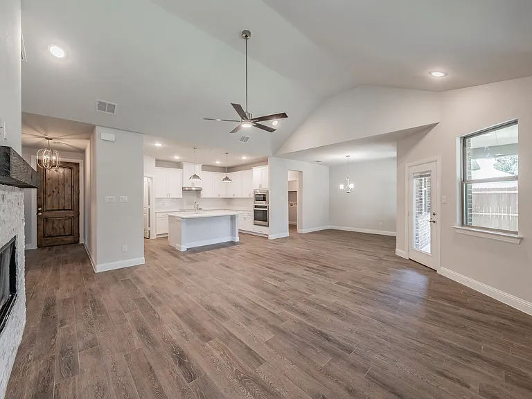 241 Gardenia Dr — Photo 11