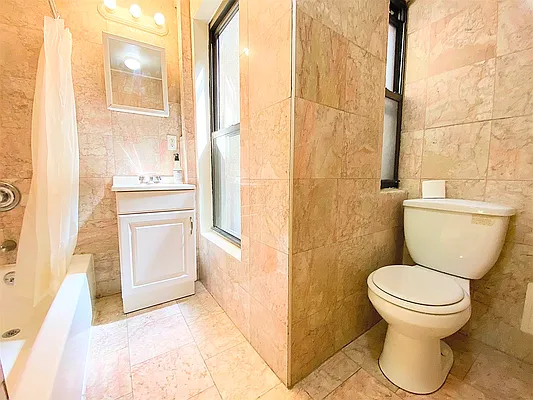 Rented by Bond New York | media 8