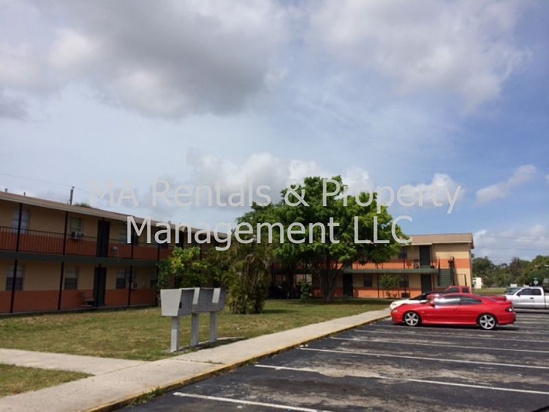 2nd image of 2930 Thomas St APT 8
