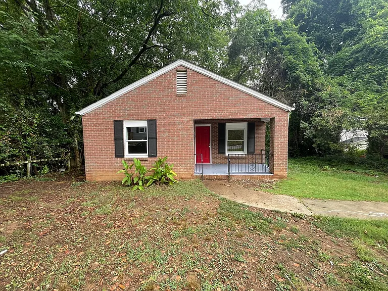 1002 Wilmouth St — Photo 1