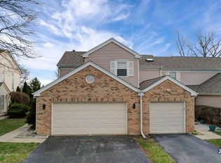 58 King Dr, Streamwood, IL 60107