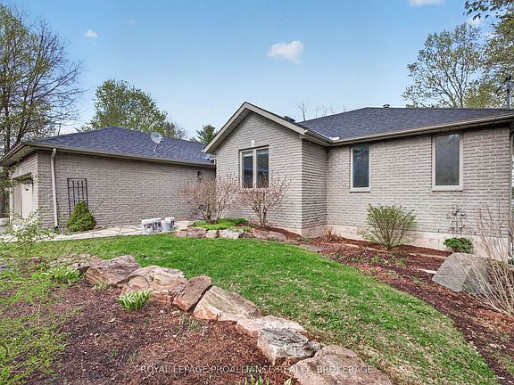 2nd image of 4194C Hiawatha Ln