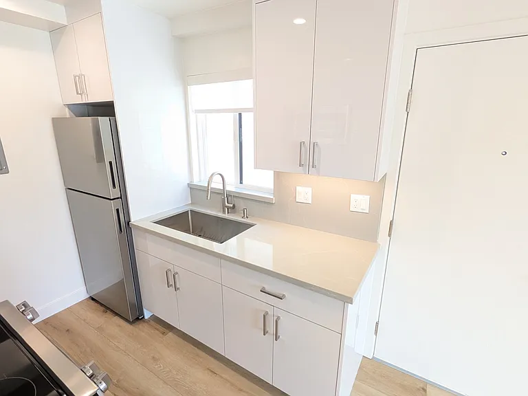 1333 Brockton Ave #8 — Photo 6