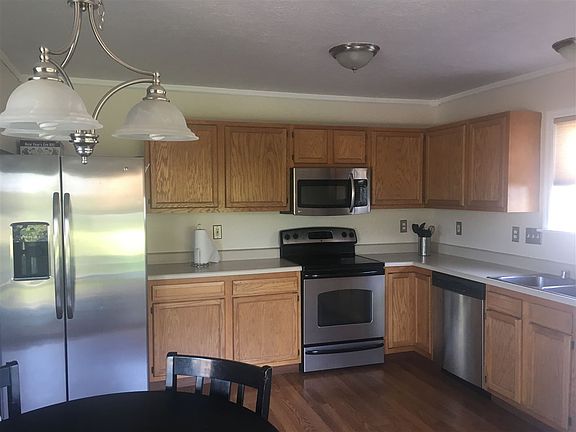 2nd image of 2209 Antoinette Way