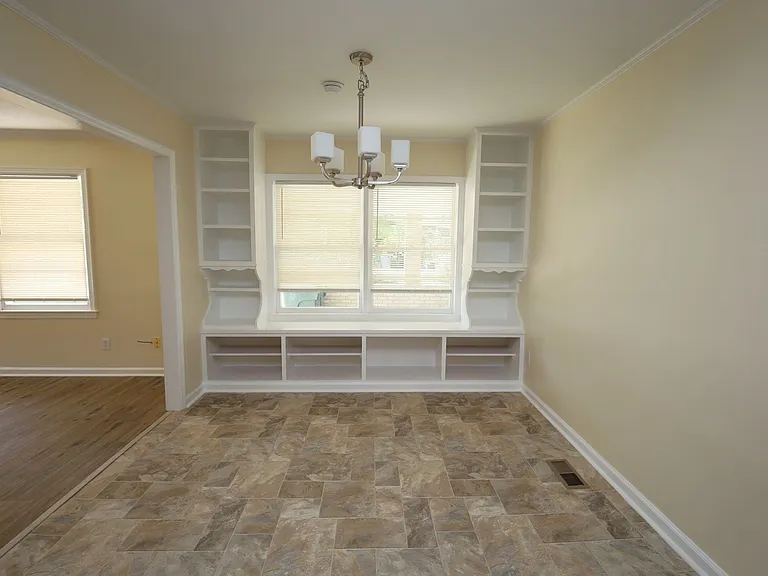 908 E Park Ave — Photo 4