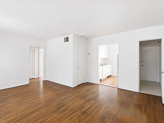 4th image of 1115 Hillside Pl