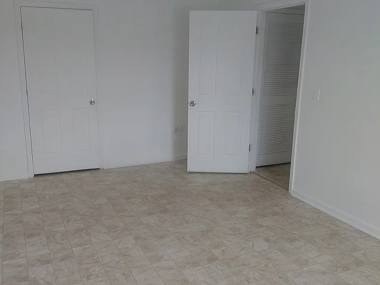 414 S Longstreet Rd E #8 — Photo 4