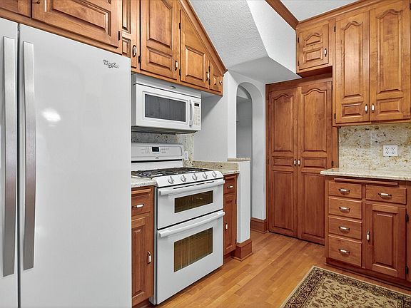 3rd image of 5149 Thomas Ave S
